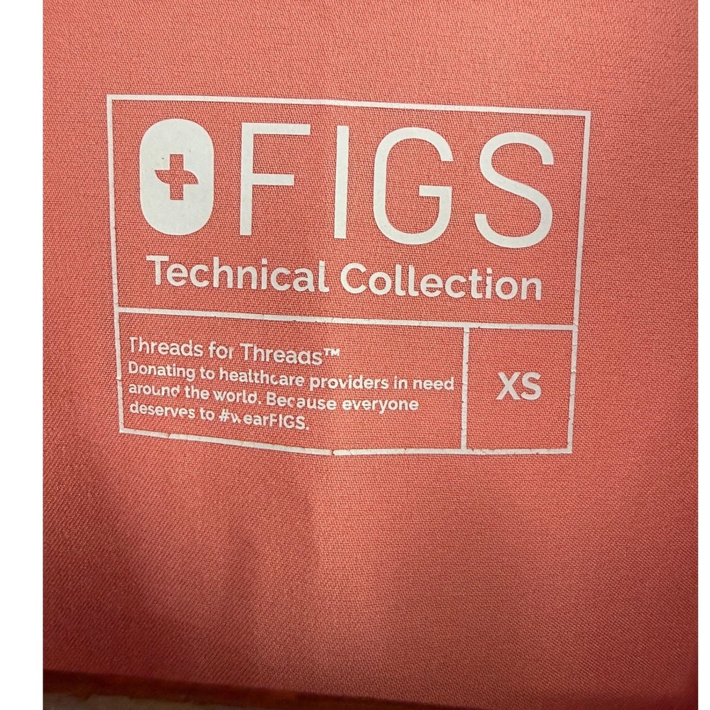 FIGS Women's Casma Three-Pocket Scrub Top In Coral Size XS/P - Picture 5 of 7
